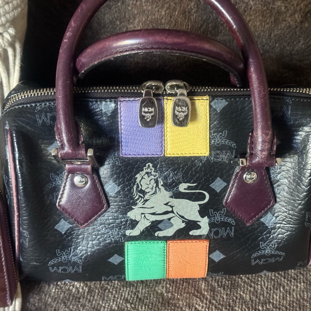 *💯Authentic MCM LIMITED EDITION PRINCESS LION 🛍️